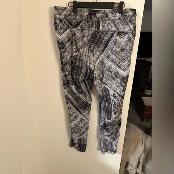 🔥 Like New Lululemon Namaskar Pant II – Size 12 - Picture 6 of 8